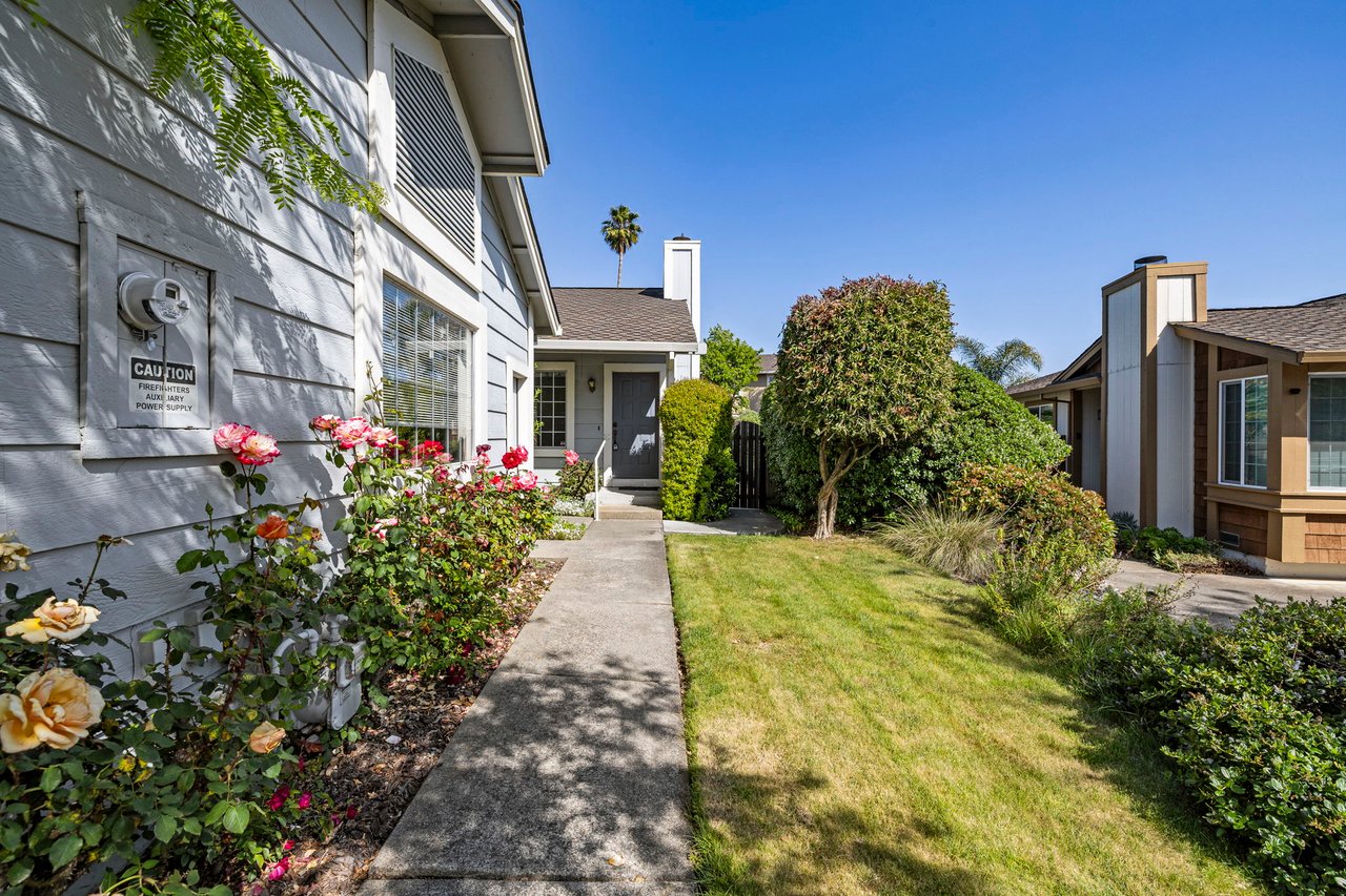 Charming Single-Level PUD in Petaluma’s Sought-After Morningstar Community