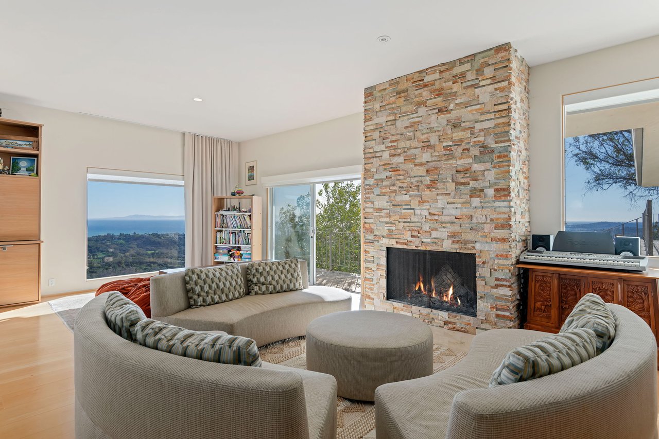 2330 Bella Vista Drive
