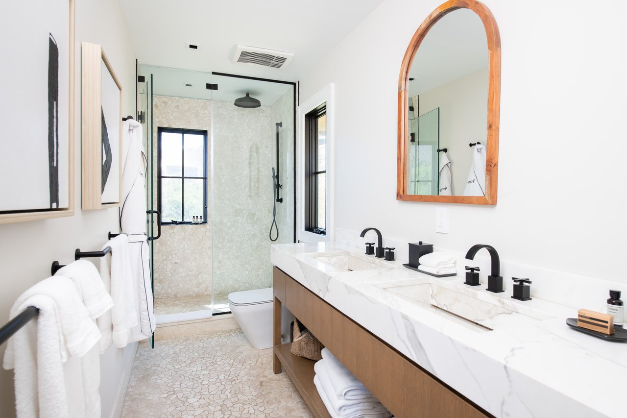 272 Old Montauk Highway, Cottage 3