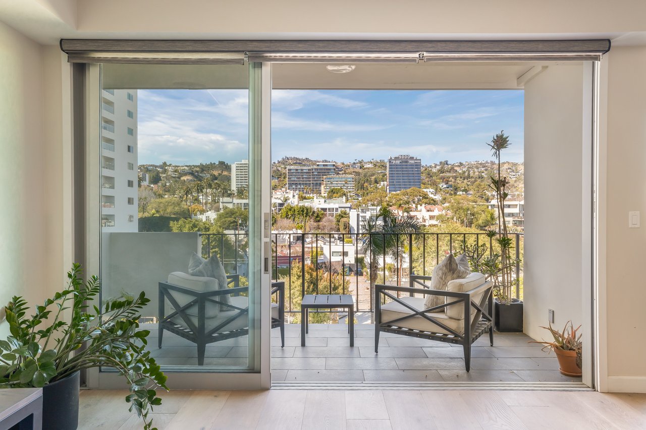 818 N Doheny Dr Unit: 607