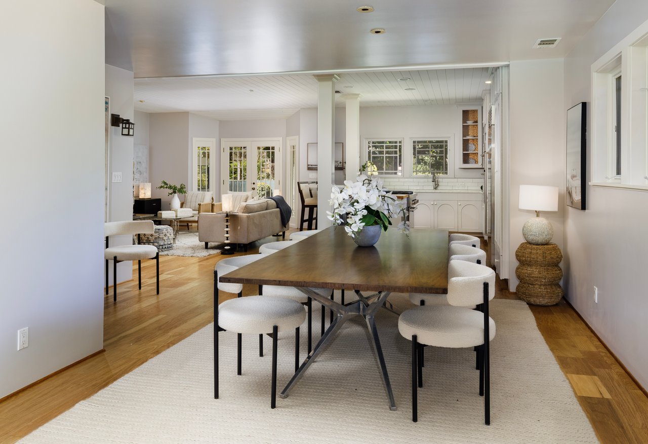 Four Bedroom Home Near Butterfly Beach