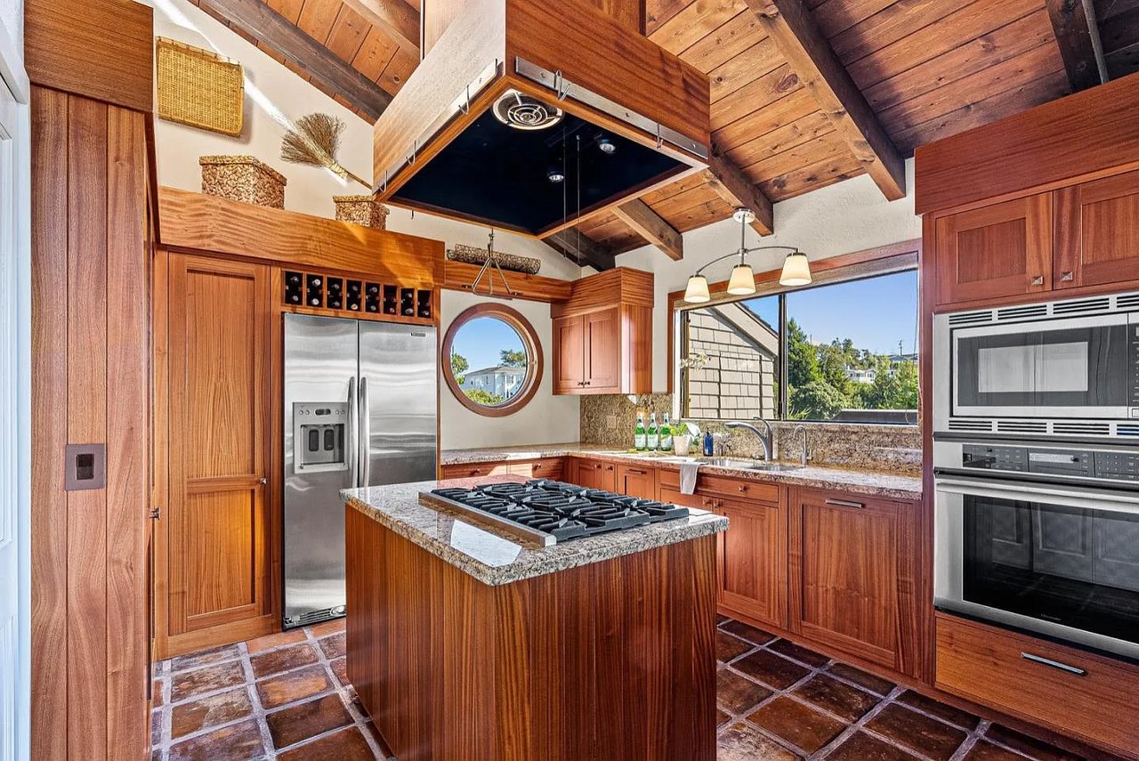 616 Vista Del Mar Dr