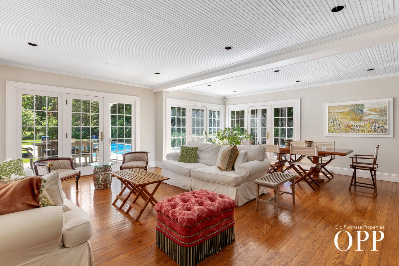 A Classic Residence in the Estate Section