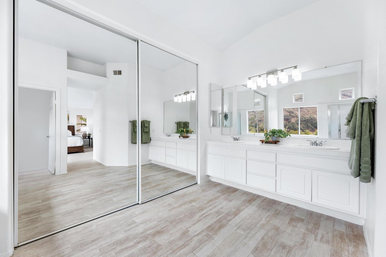 3098 Espana Ln
