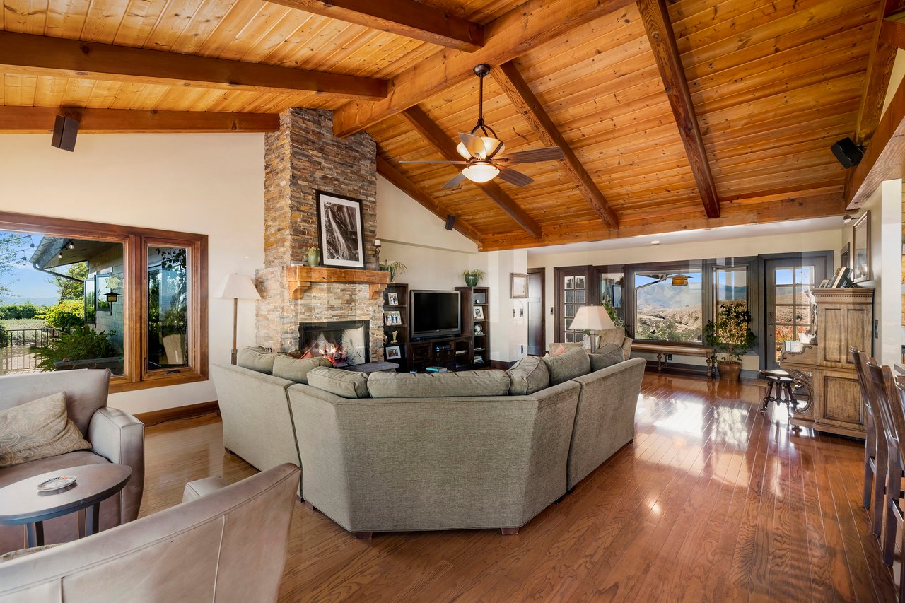 41005 Valle Vista