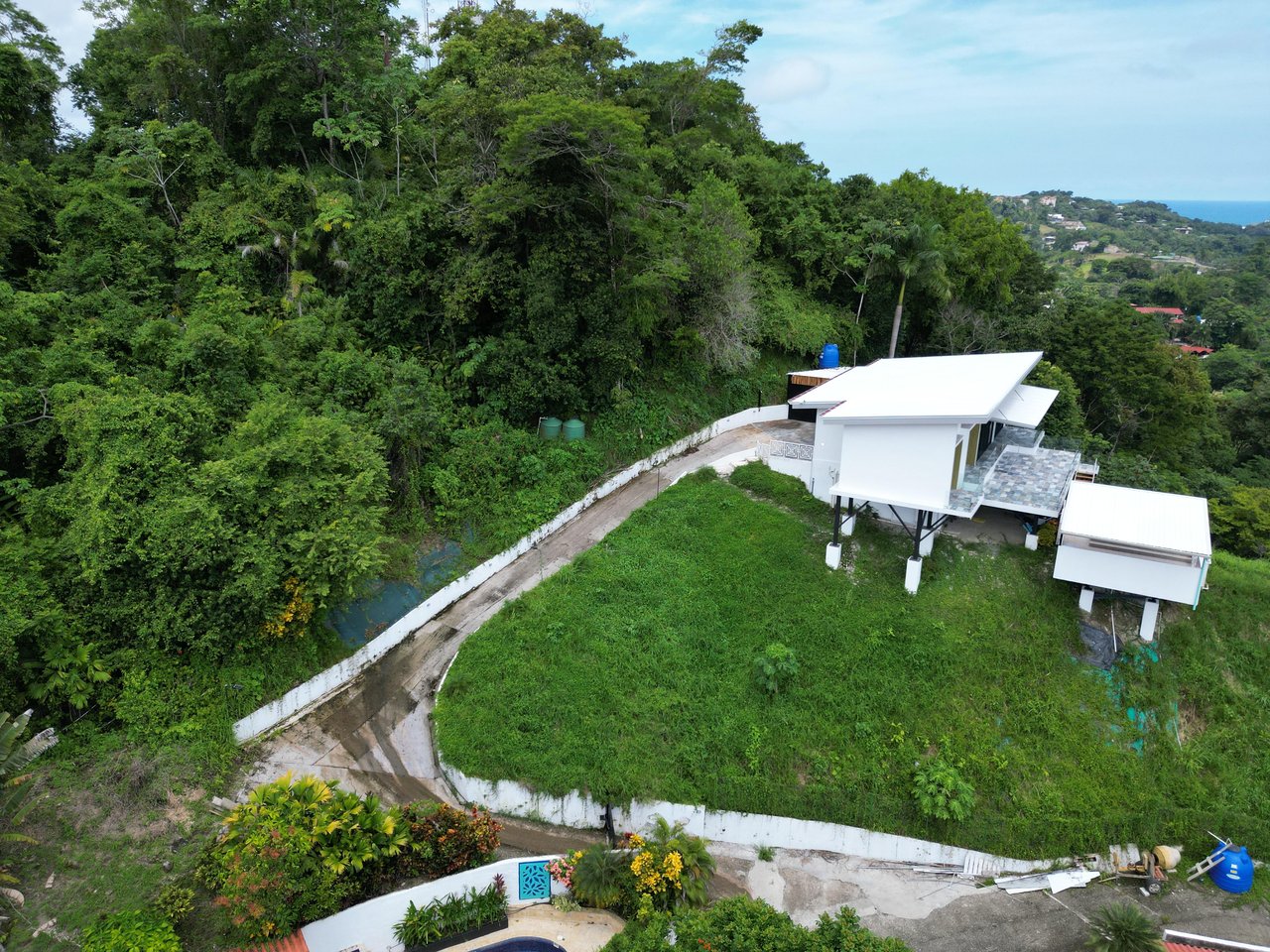 Modern Elegance Meets Incomparable Views, 3BDR&3Baths Home