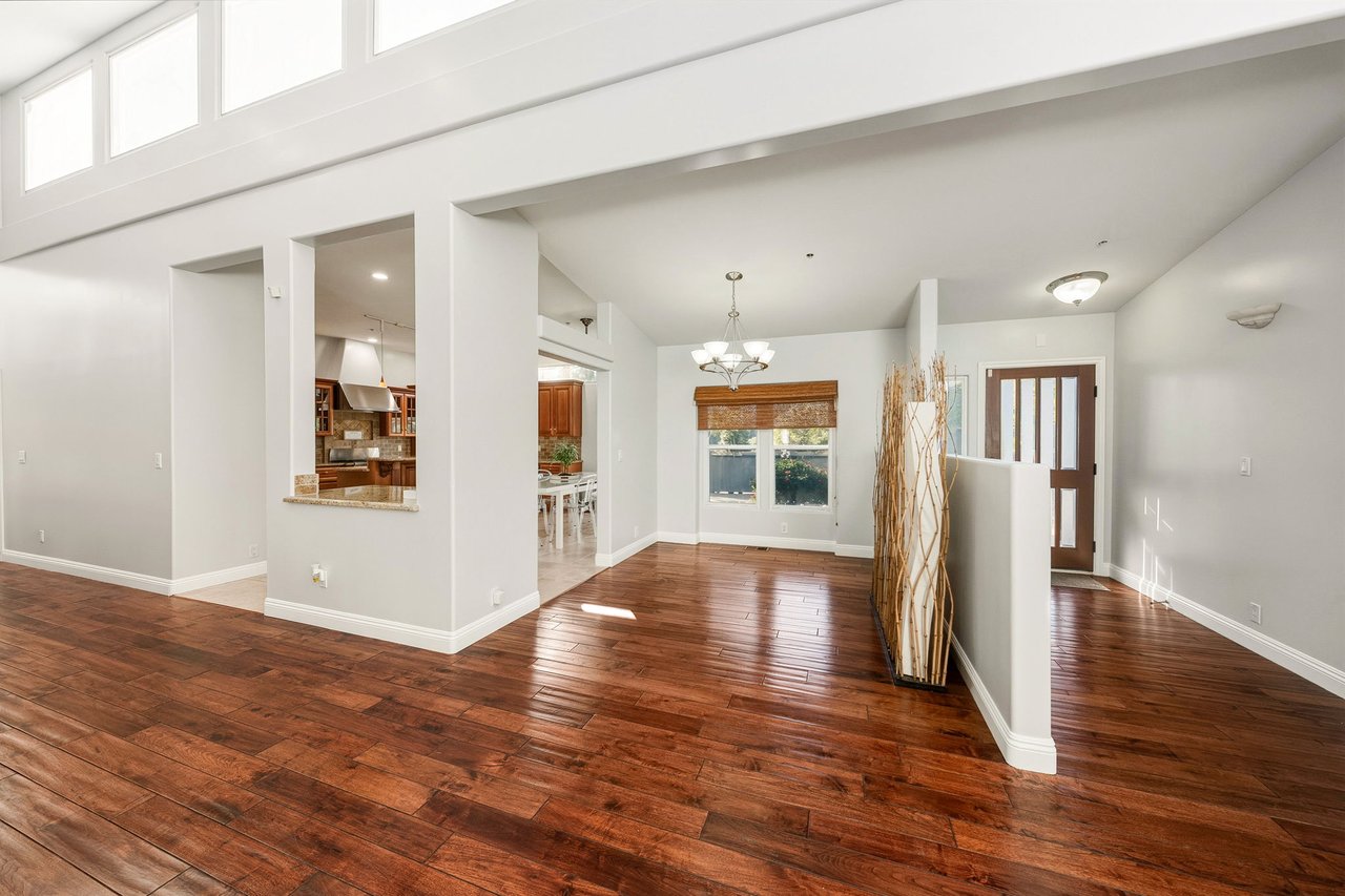 3701 Kanan Rd, Agoura Hills