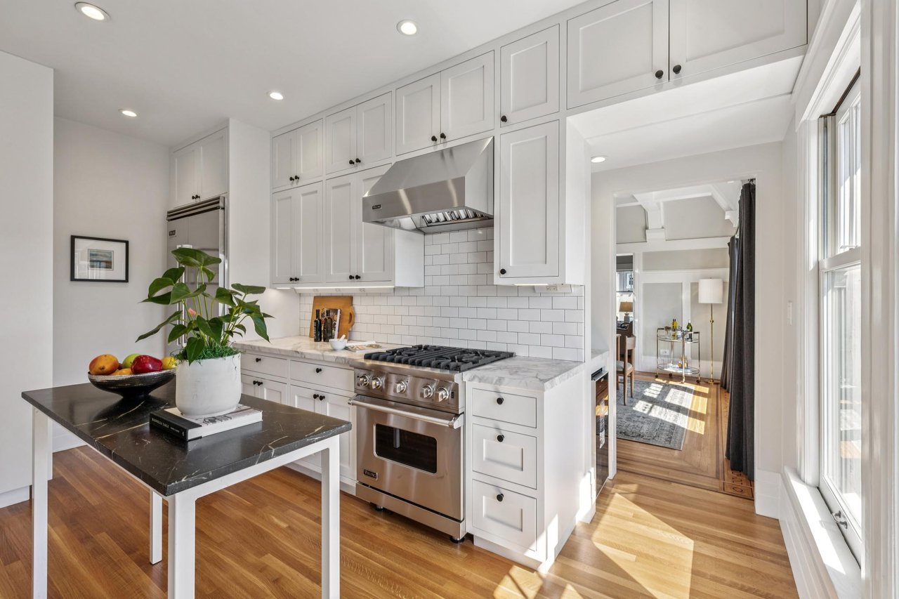 95 6th Avenue