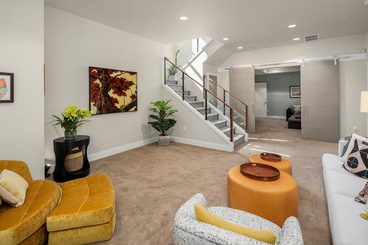 8270 SE 31st Street, Mercer Island