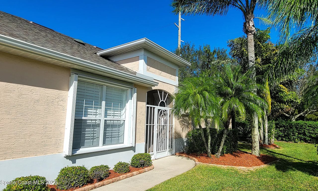 425 N Tangerine Sq SW