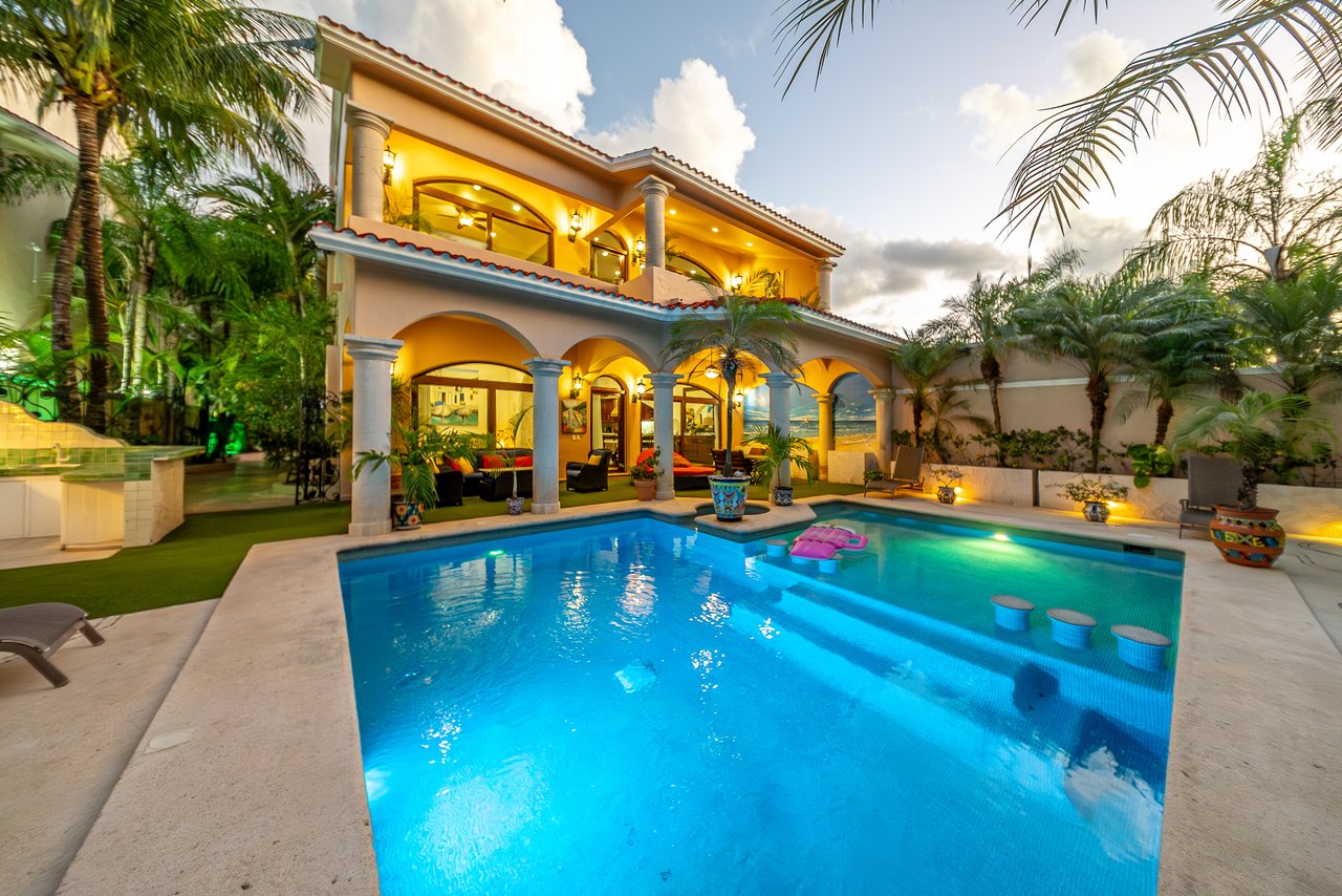 Villa Orquídea Puerto Aventuras | Golf-Front Luxury Estate