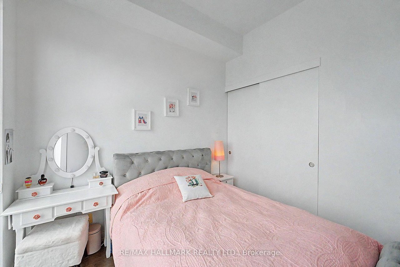 PRESTIGE LIVING AT YONGE & EGLINTON