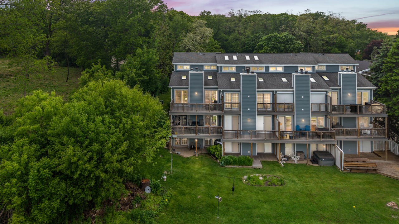 355 Havenwood Dr. Unit 8 Lake Geneva