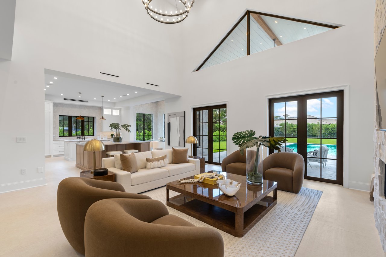 Beautiful Modern Farmhouse in Glenvar Heights