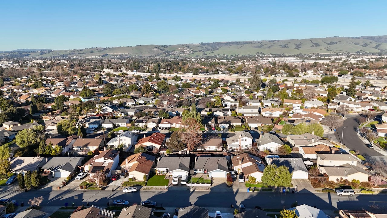 32490 Lake Temescal Ln