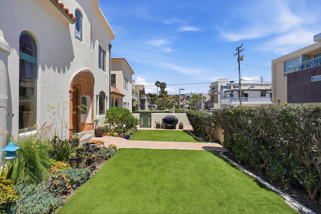 1602 The Strand (Entire Property)
