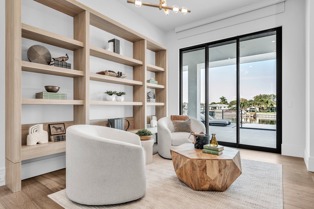 1075 31st Terrace NE