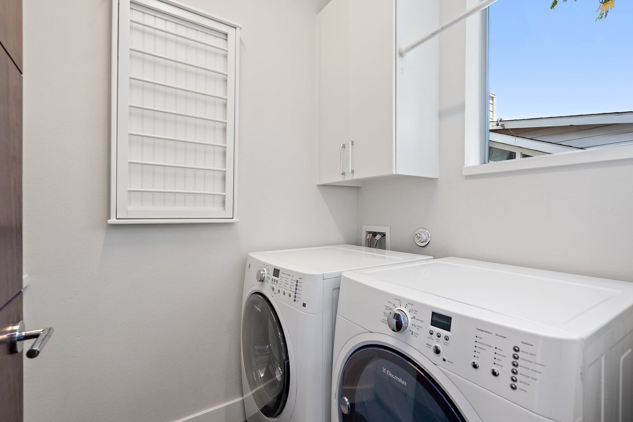 Laundry room at 34 Margranita Crescent, Tarrytown, Austin, TX.