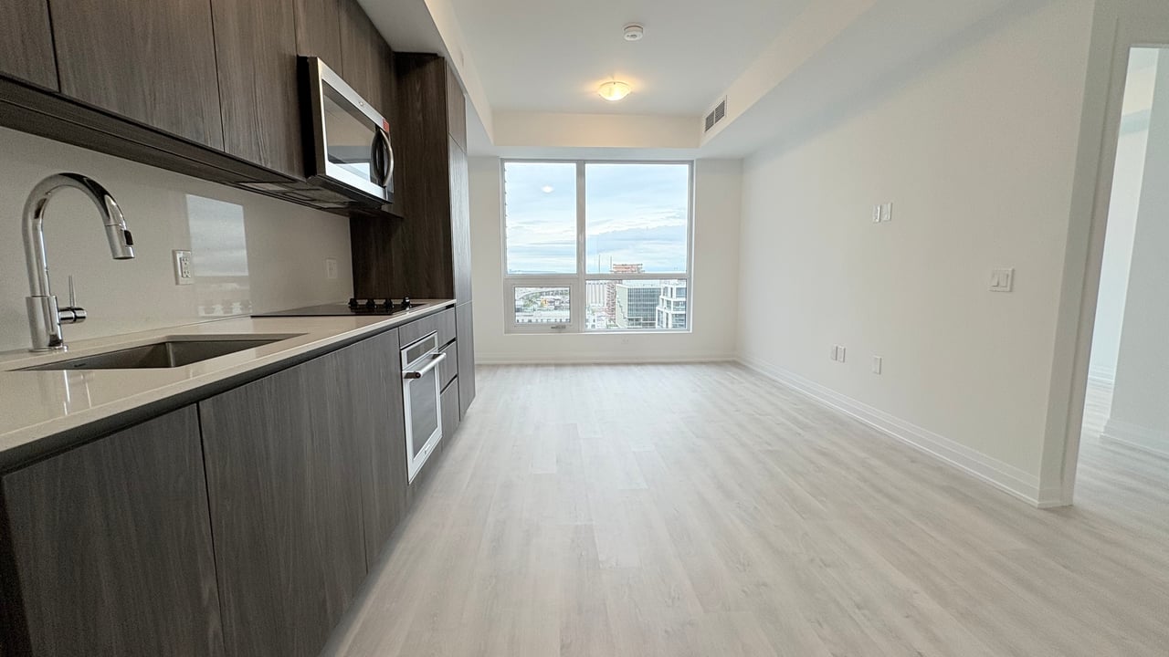 15 Richardson Street Unit: 1812