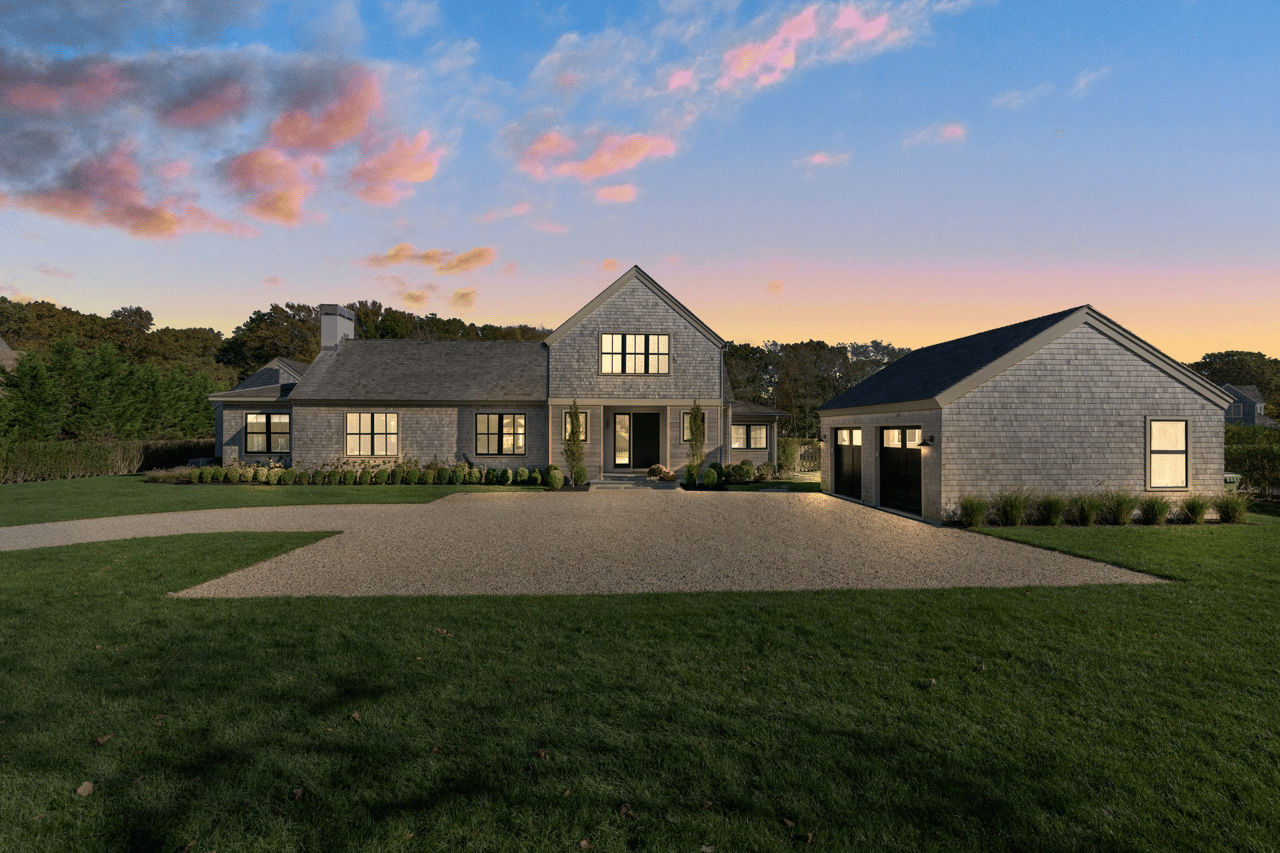 472 Edge of Woods Rd