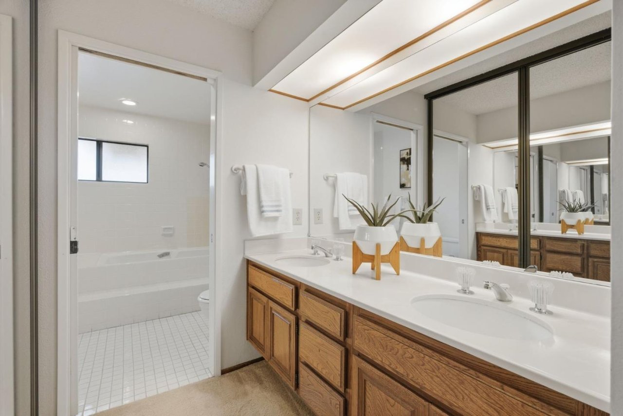 17 Azalea Ln, San Carlos