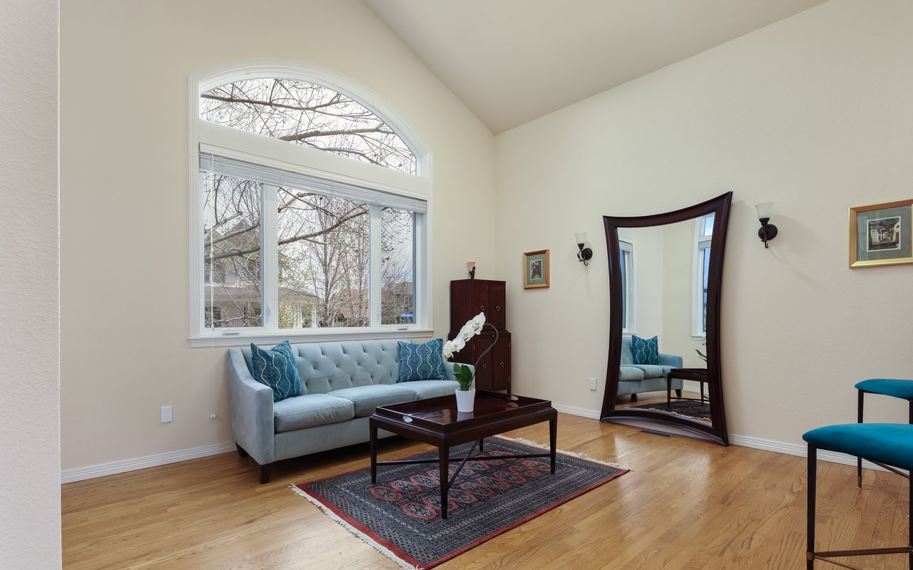 4027 Guadeloupe Street