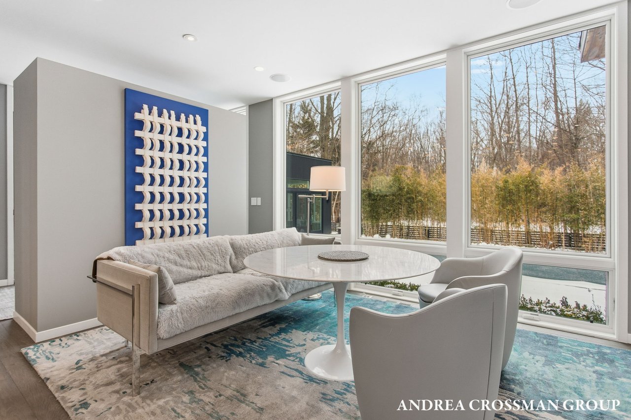 6919 Bendemeer Drive