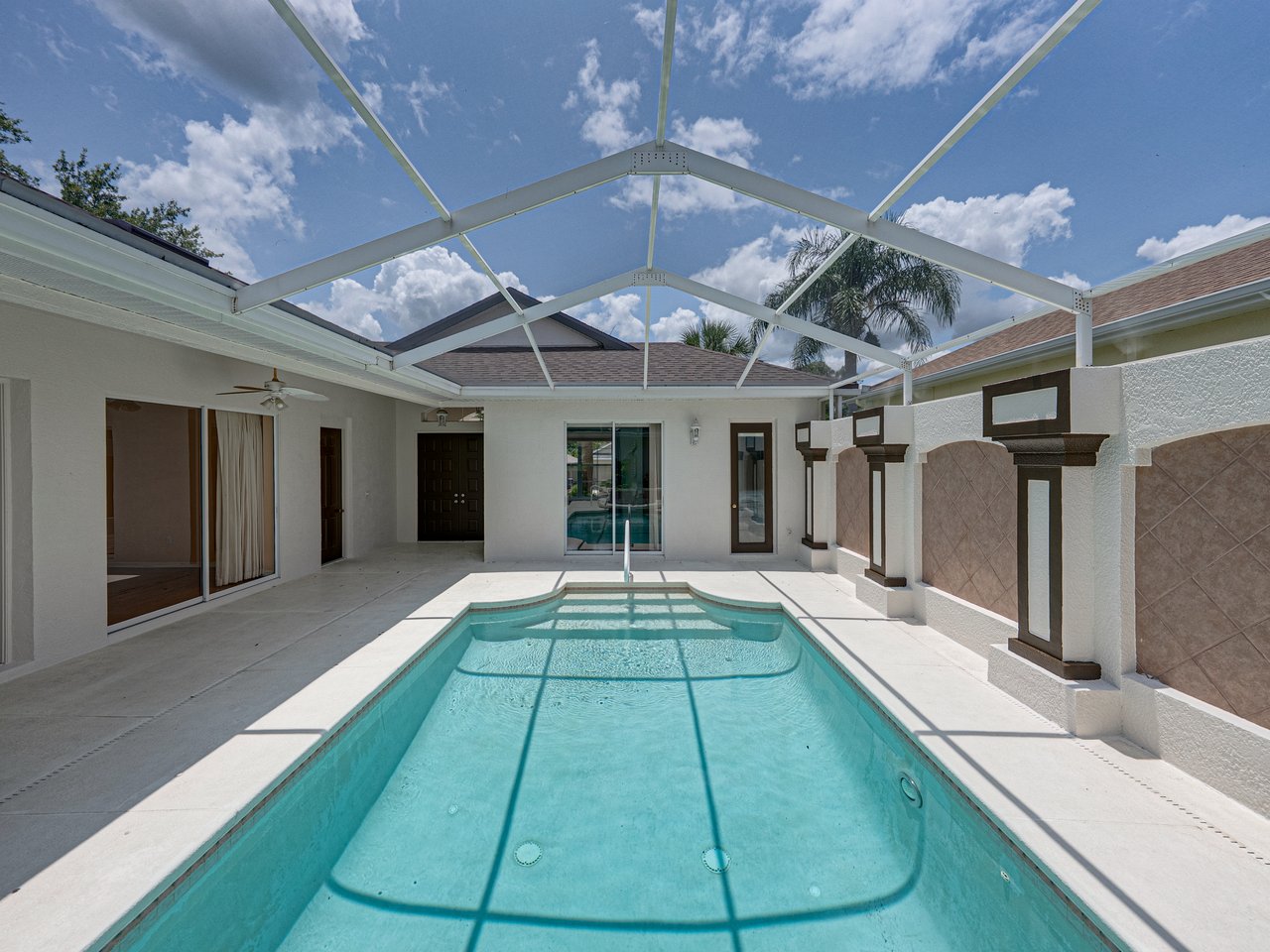 12333 WOODLANDS CIR