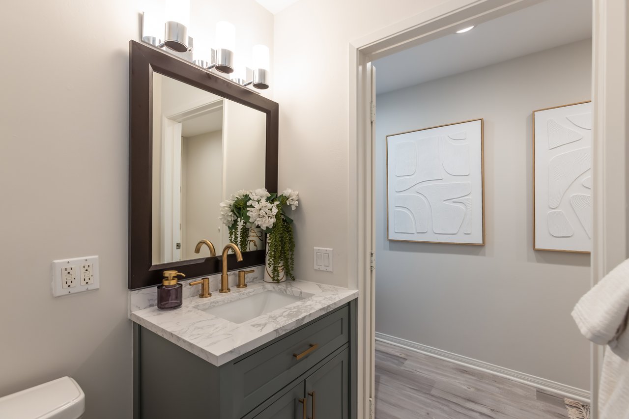 10751 Wilshire Blvd #1009, Westwood