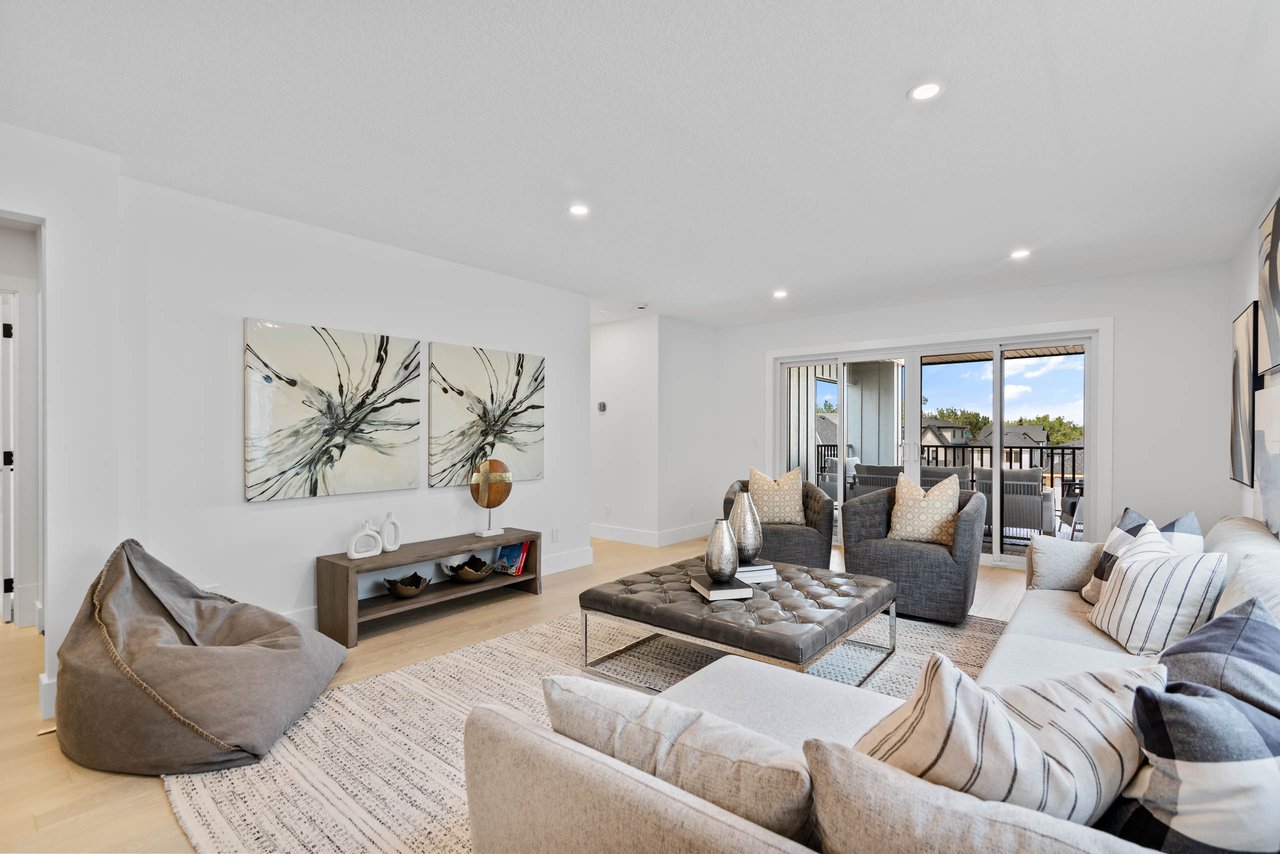 227 Calais Drive SW