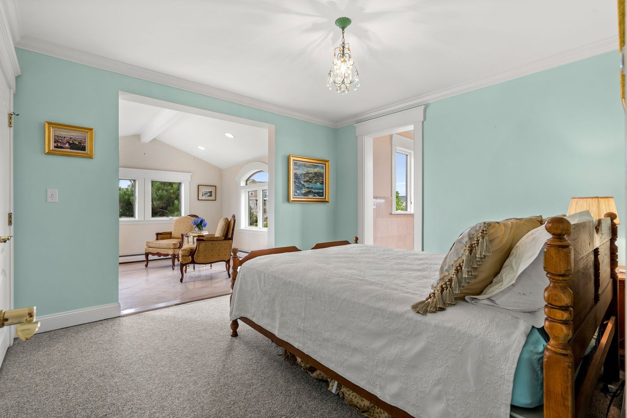 6 Naomi | Gloucester