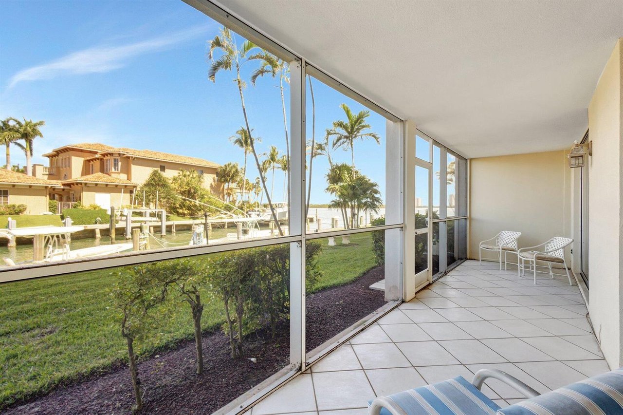 105 Paradise Harbour Boulevard #109