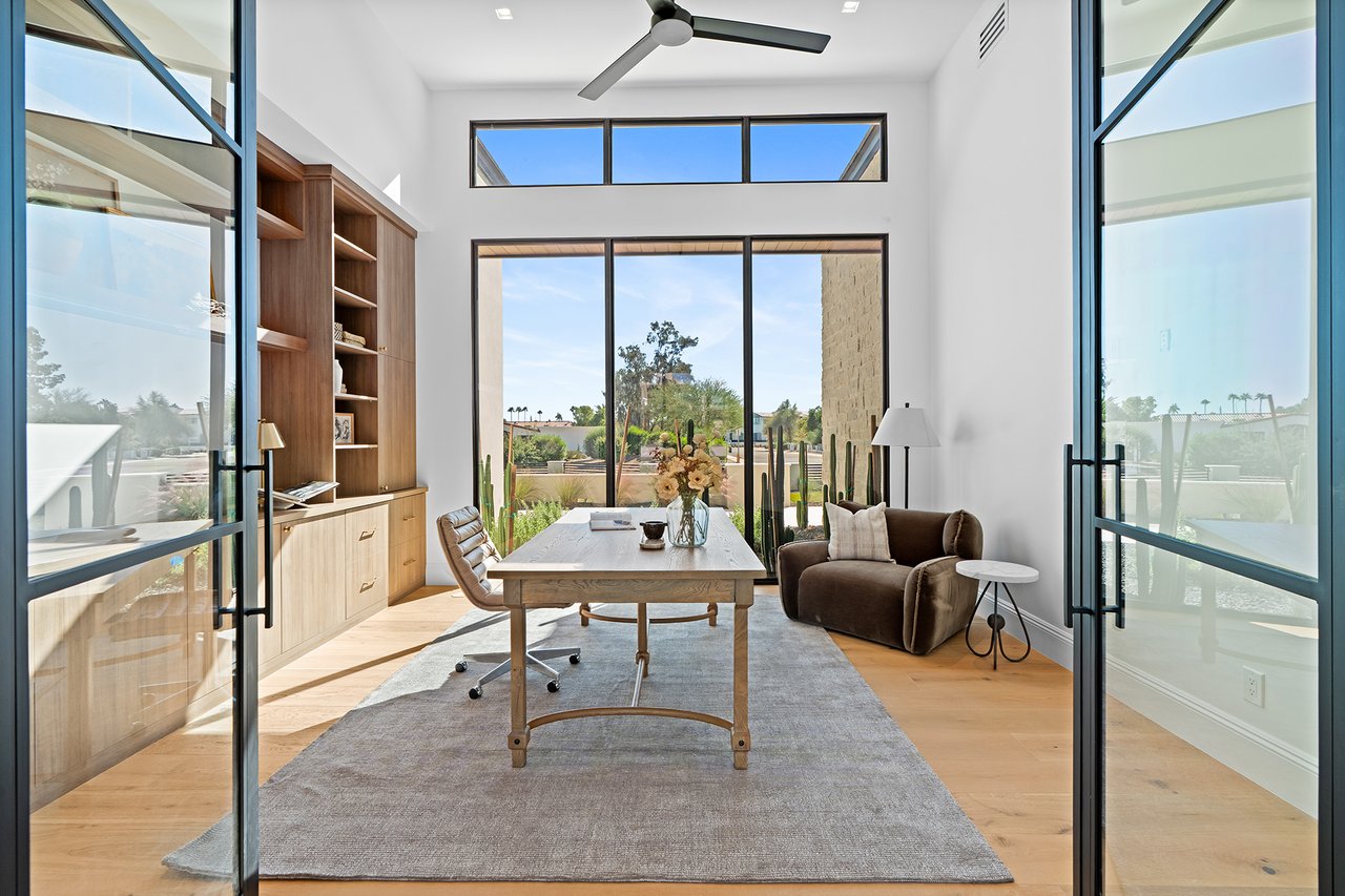 6230 E HILLCREST Boulevard