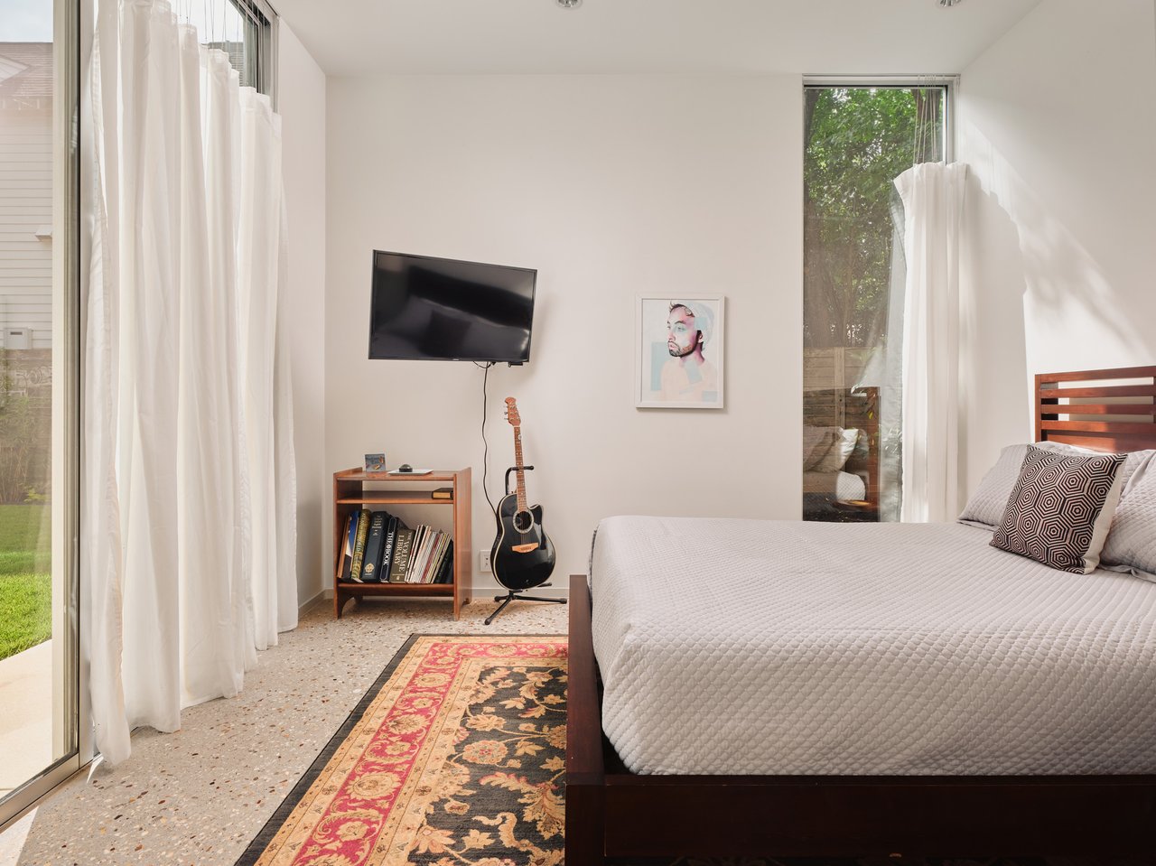 419 W Johanna St