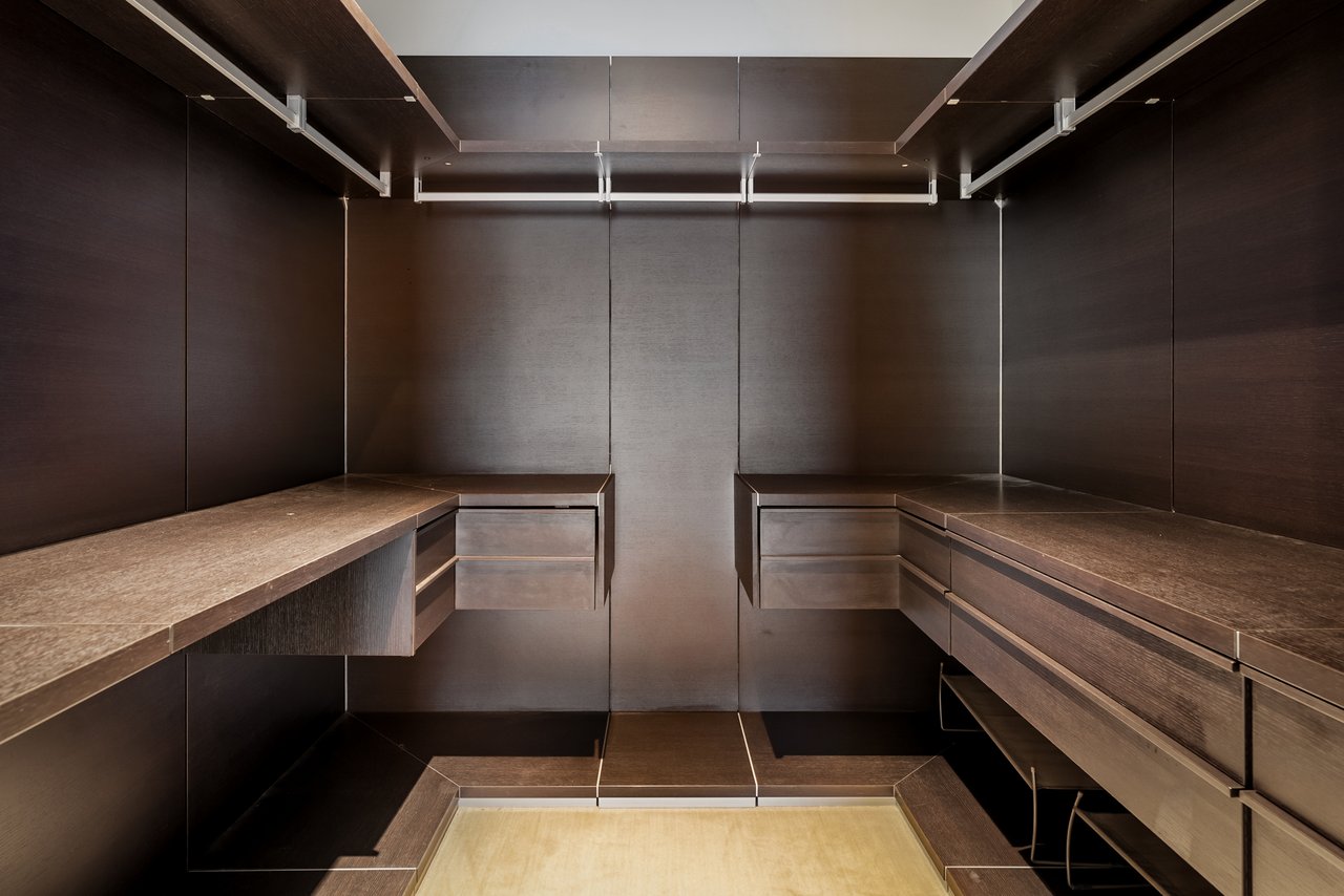 Suite 5804- 180 University Avenue