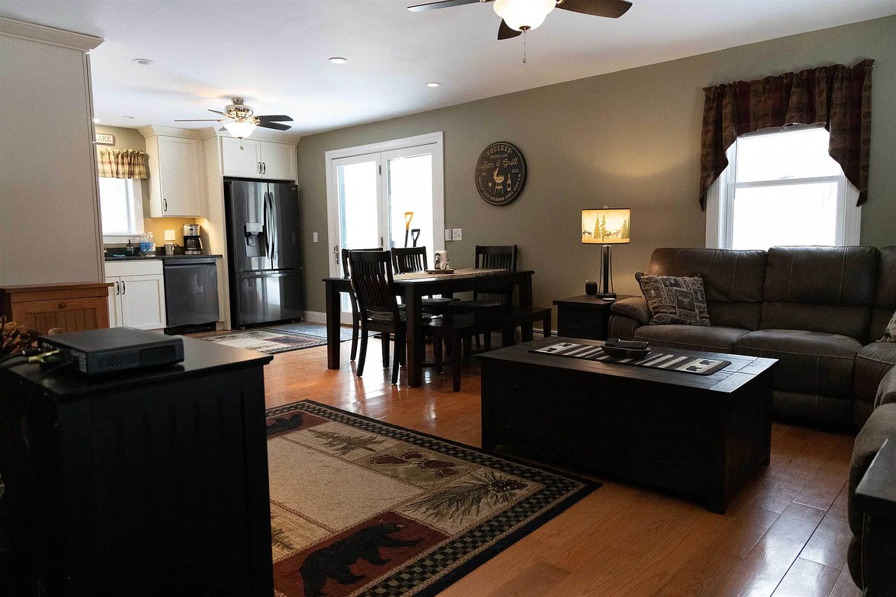 32 Oakwood Dr