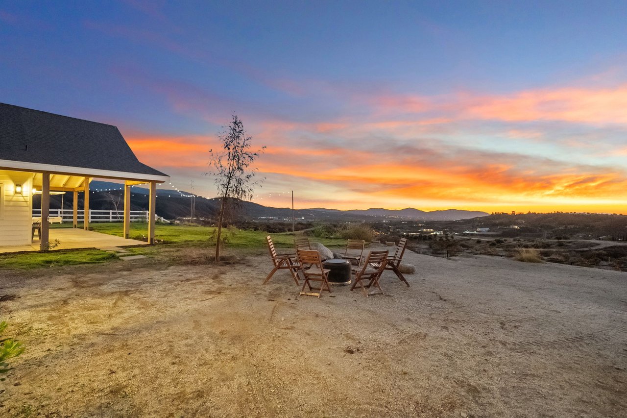 41950 Calle La Escondida