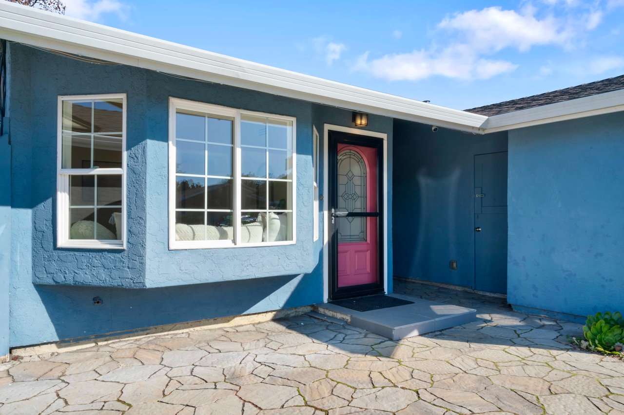 32490 Lake Temescal Ln