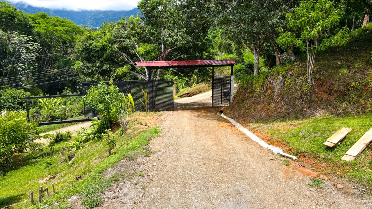 Spectacular Ocean View, Giant Resort Site, New Private Preserve Home perched on the Ojochal Front Ridge