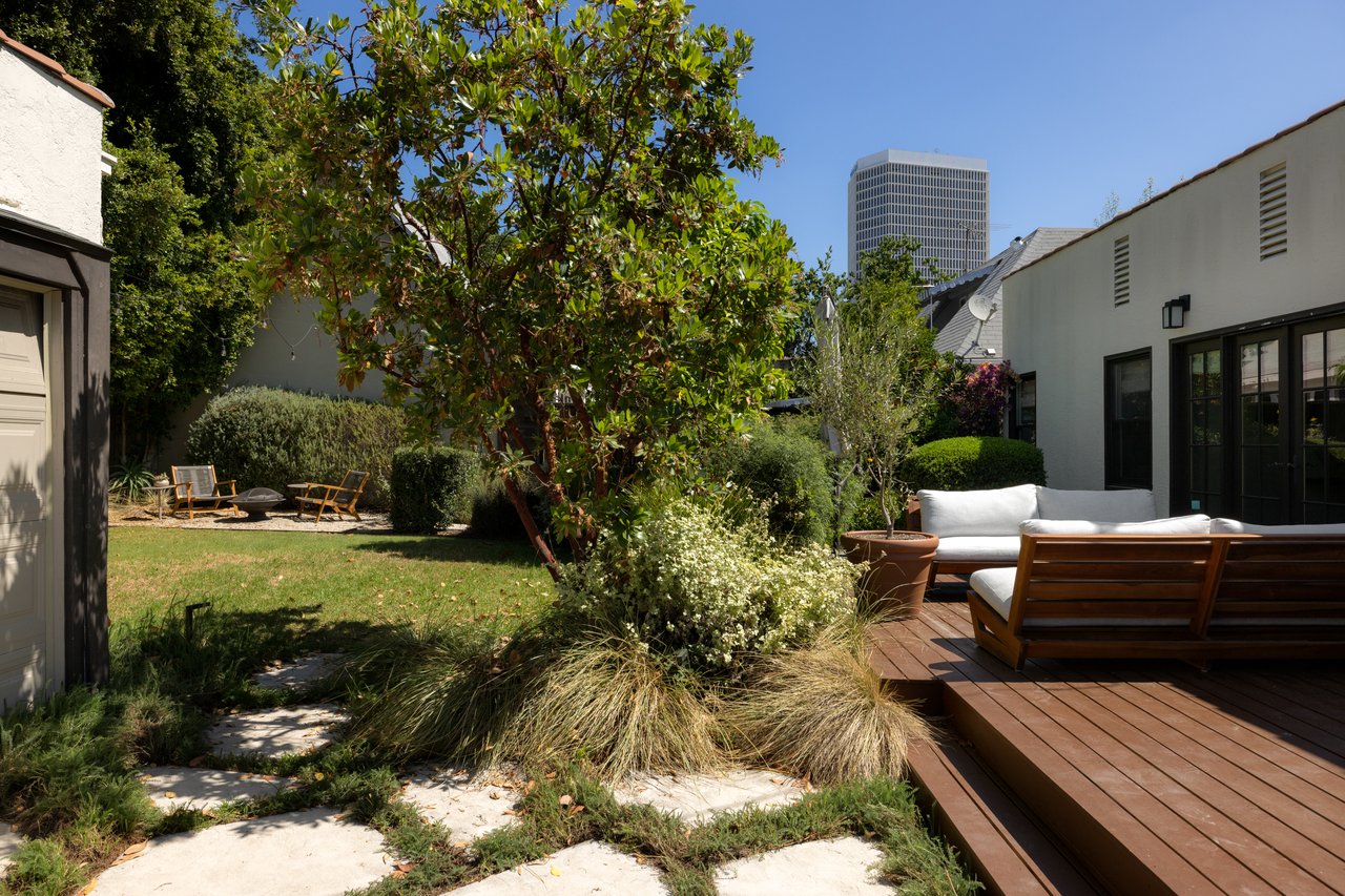 851 Masselin Ave, Miracle Mile