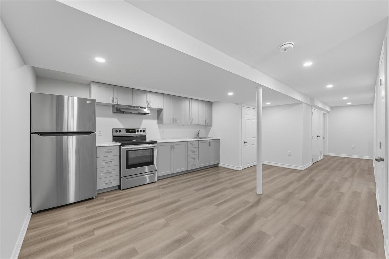1624 Coram Cres