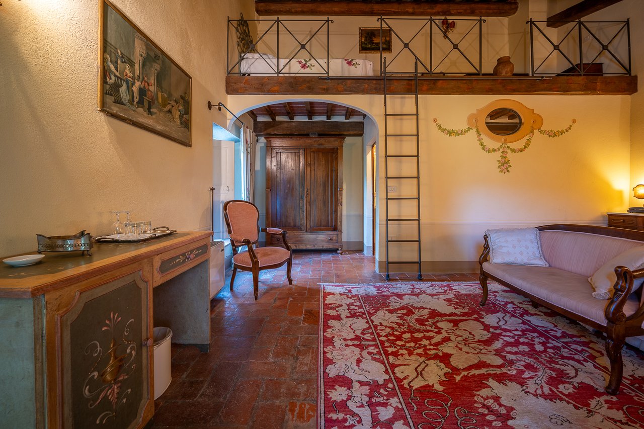 VILLA MECENATE