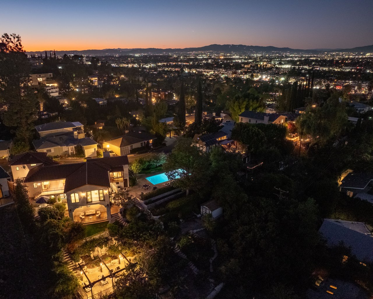 3922 Glenridge Dr, Sherman Oaks 