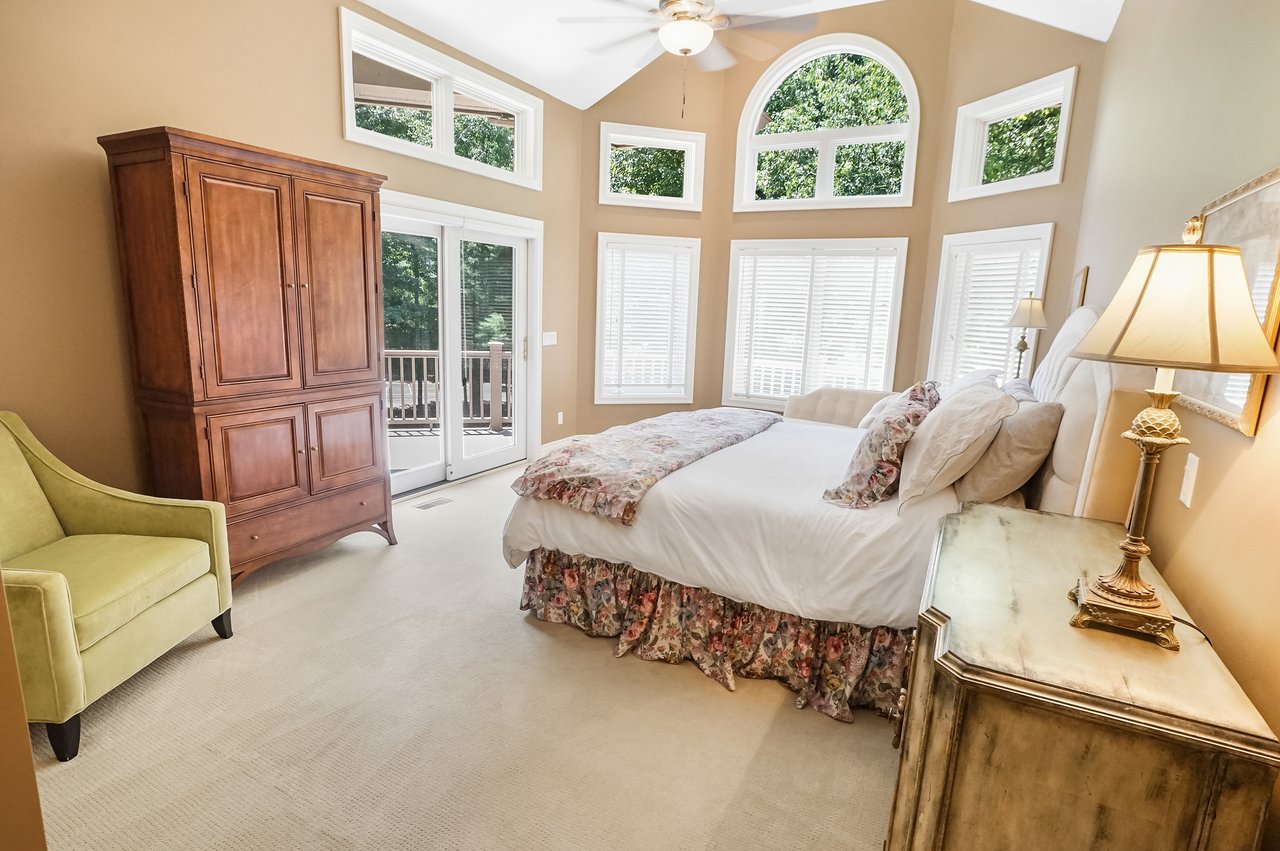12172 Woodline