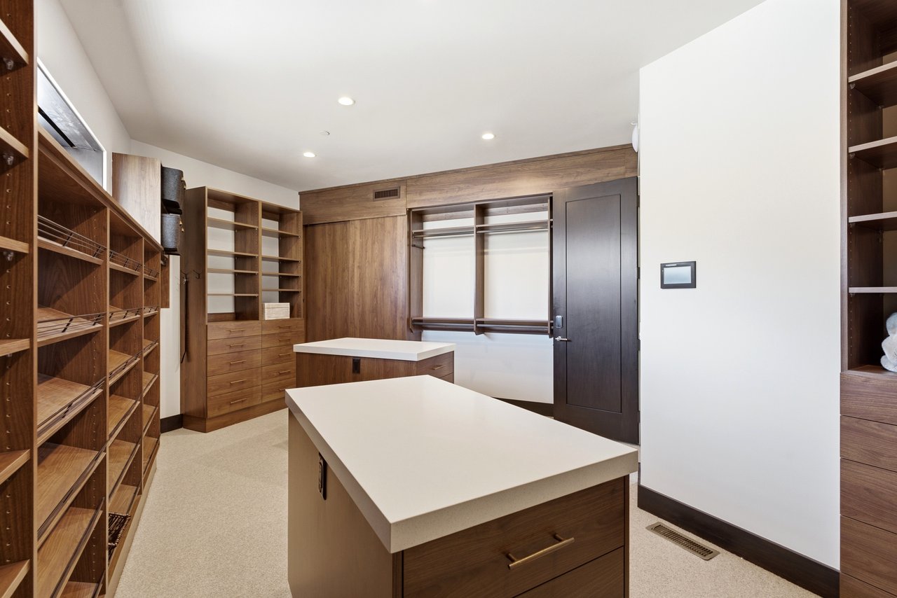 Top-of-Promontory Architectural Estate — Furnished & Turnkey - Front-Row Mountain Views