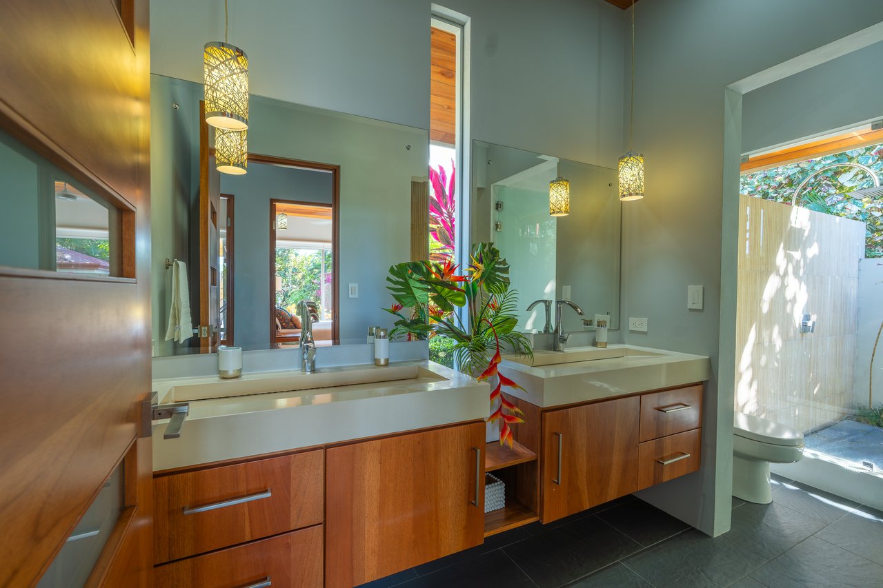 Blue Horizon – luxury ocean-view home in Ojochal, Costa Rica