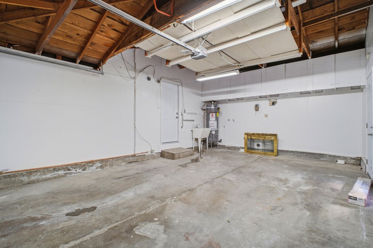 Turn Key Beauty in Sundale