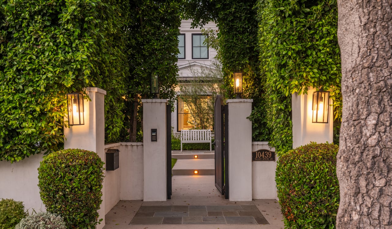 10439 Valley Spring Ln, Toluca Lake