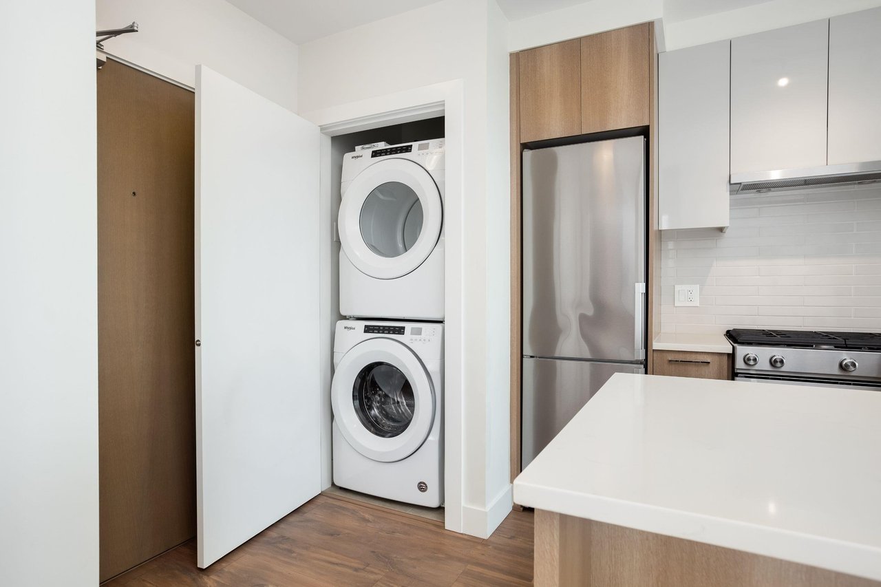 258 Nelson's Ct, #411