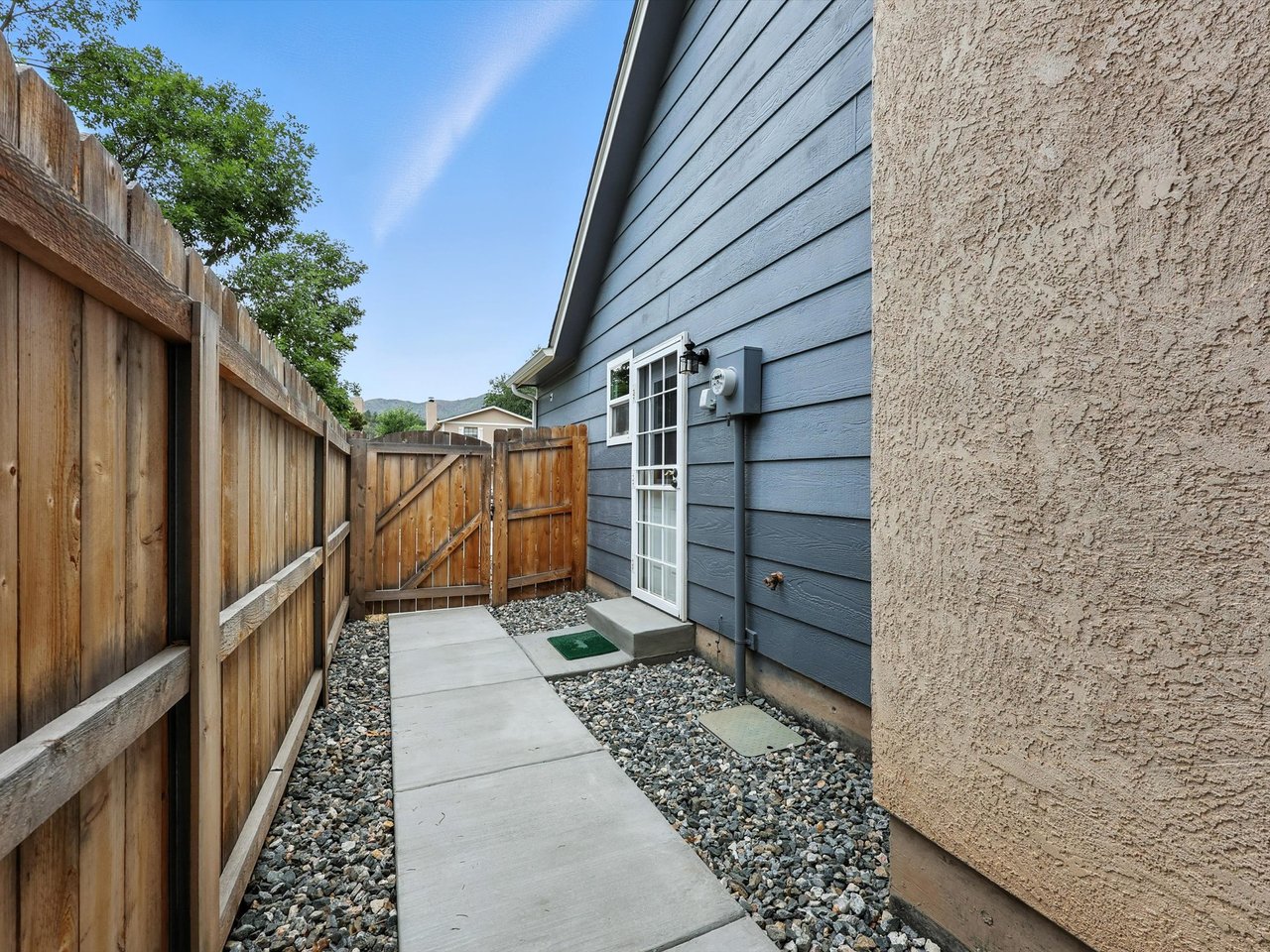 6290 Pemberton Way